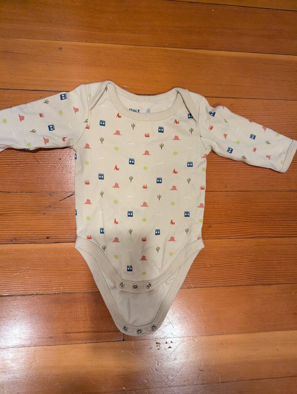 Pact Organic Cream Cowboy Long-Sleeve One-Piece onesie bodysuit 3-6 mo good